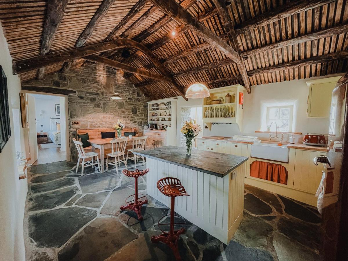 Secluded Thatched Cottage, Near Beaches & Hill Walking Rashenny 外观 照片