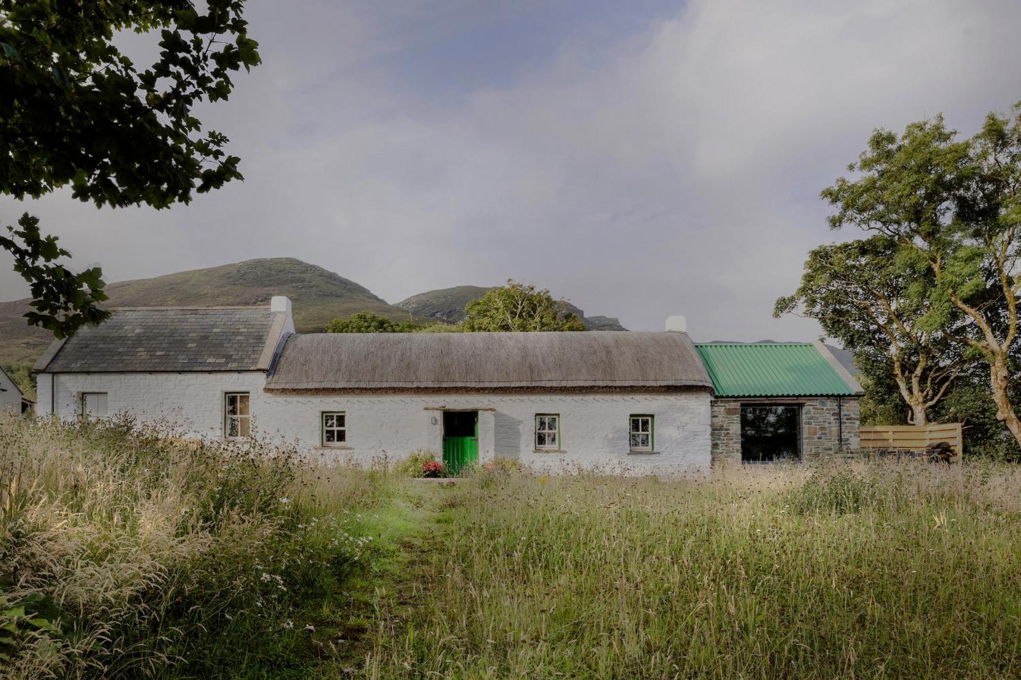 Secluded Thatched Cottage, Near Beaches & Hill Walking Rashenny 外观 照片